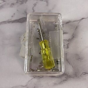 Eyeglasses Mini Screwdriver and Screws Set